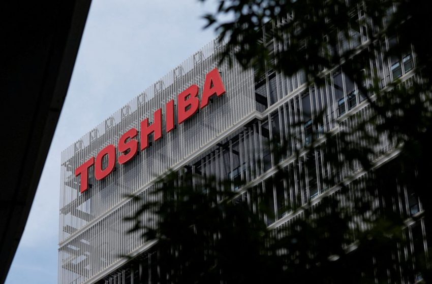  Exclusive: Toshiba’s preferred bidder offers price short of key 6,000 yen a share, sources say