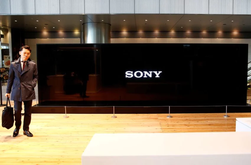  Sony hikes FY profit forecast by 4.5% on foreign exchange boost