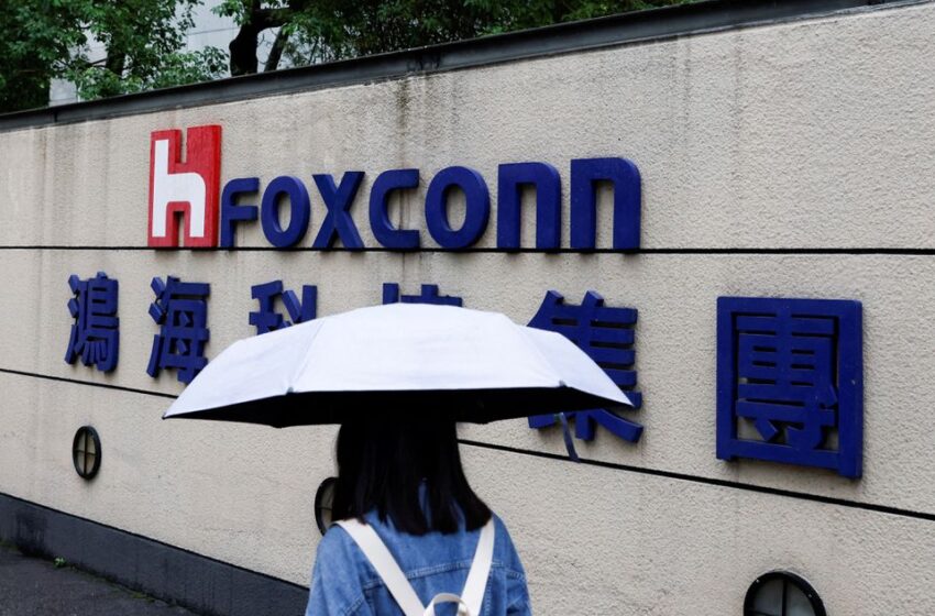  Apple supplier Foxconn adjusts production to avoid holiday blues