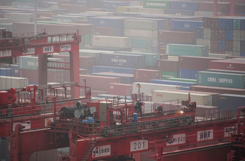  China’s trade suffers worst slump in 2-1/2 yrs as COVID woes, feeble demand take toll