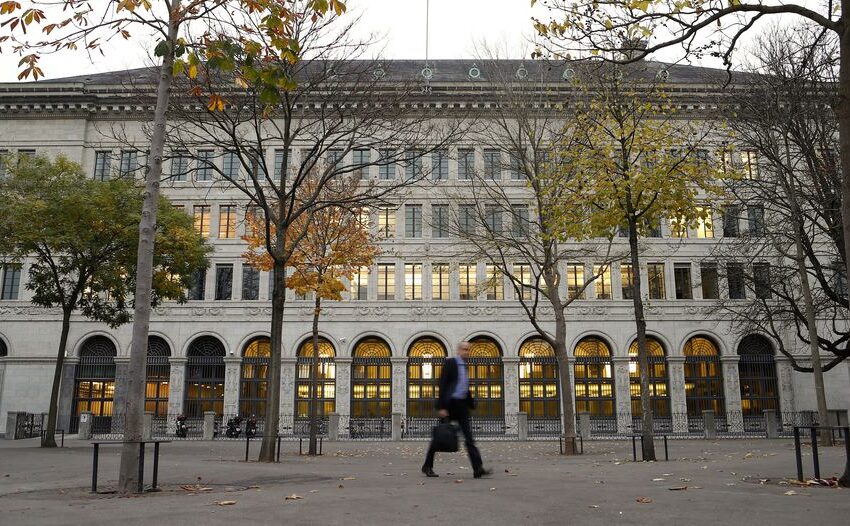  Swiss National Bank posts record $143 billion loss in 2022