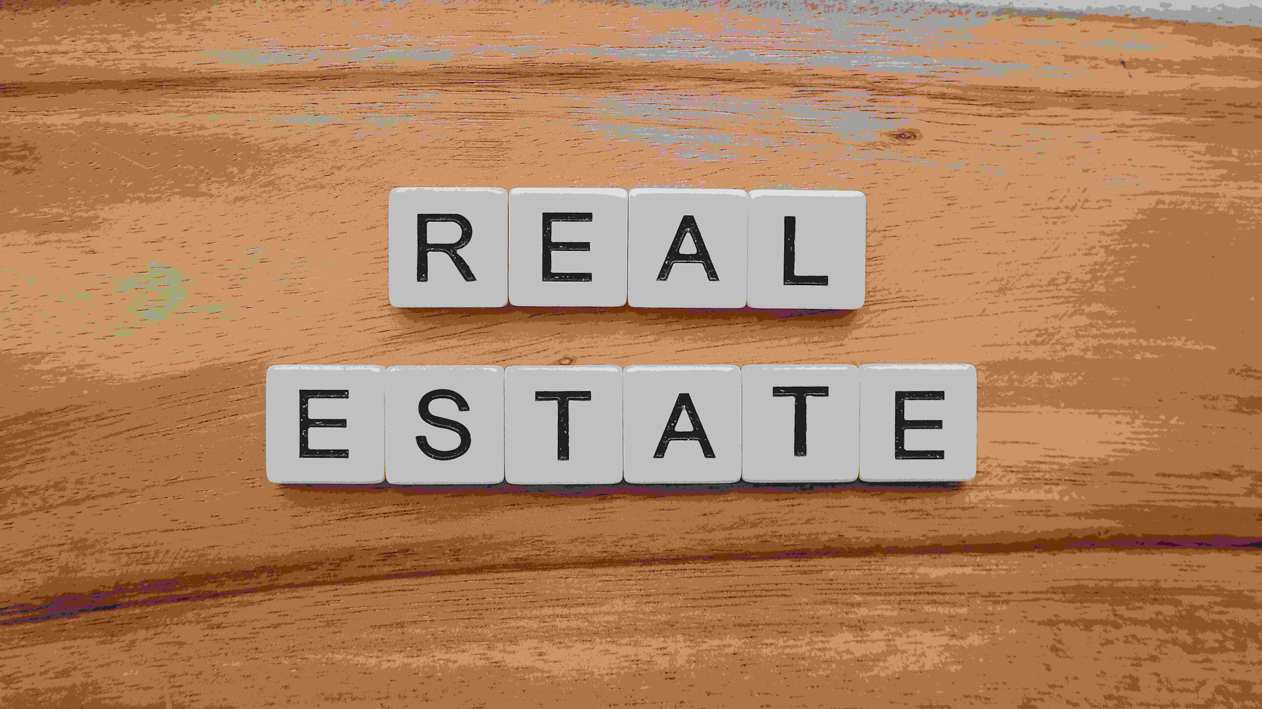 Real Estate, Small town