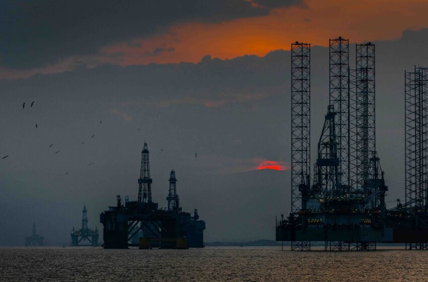Falling Oil and Gas Prices Offer Americans a Breather Amid Inflation and Tariff Tensions