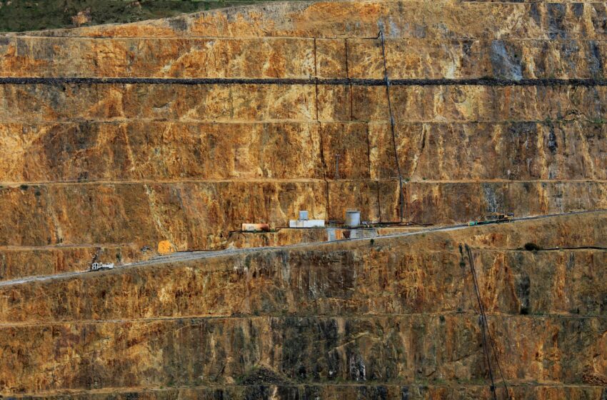 Could the U.S. Revalue Gold to Rescue Its Balance Sheet? Inside the “Nuclear Option” America Might Pull Again