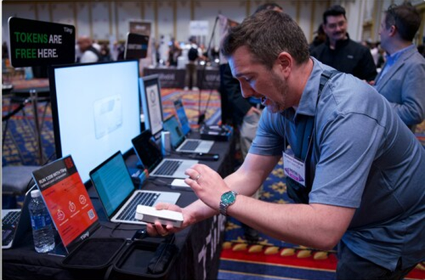  Tiiny AI Introduces Pocket Lab, Redefining Personal and Private AI Computing