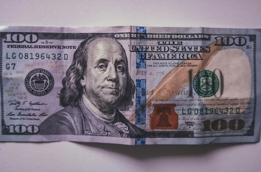  Hedge Funds Ride Venezuelan Turnaround, Buffett Succession, and UK Supermarket Property Deals Spark Global Investment Buzz