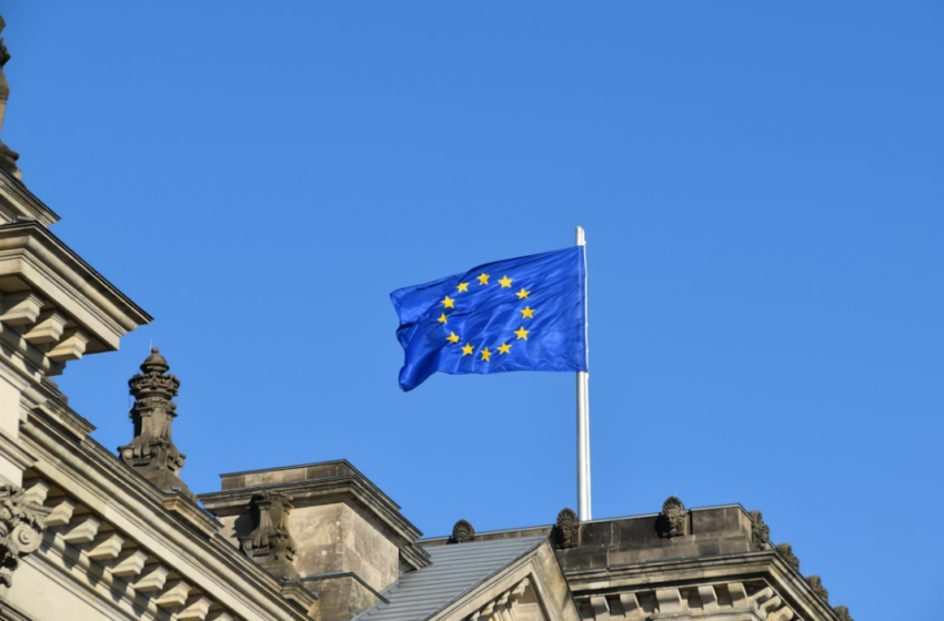  FedEx & Advent Consortium Completes €7.8B Buyout of InPost